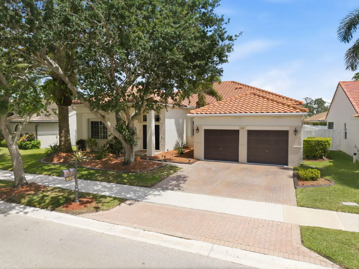 44-web-or-mls-AR Media 44 at 832 Heritage Drive, Weston