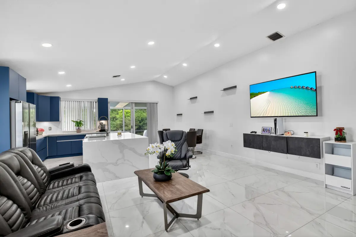 1489 NW 153rd Avenue, Pembroke Pines, FL – photo 7