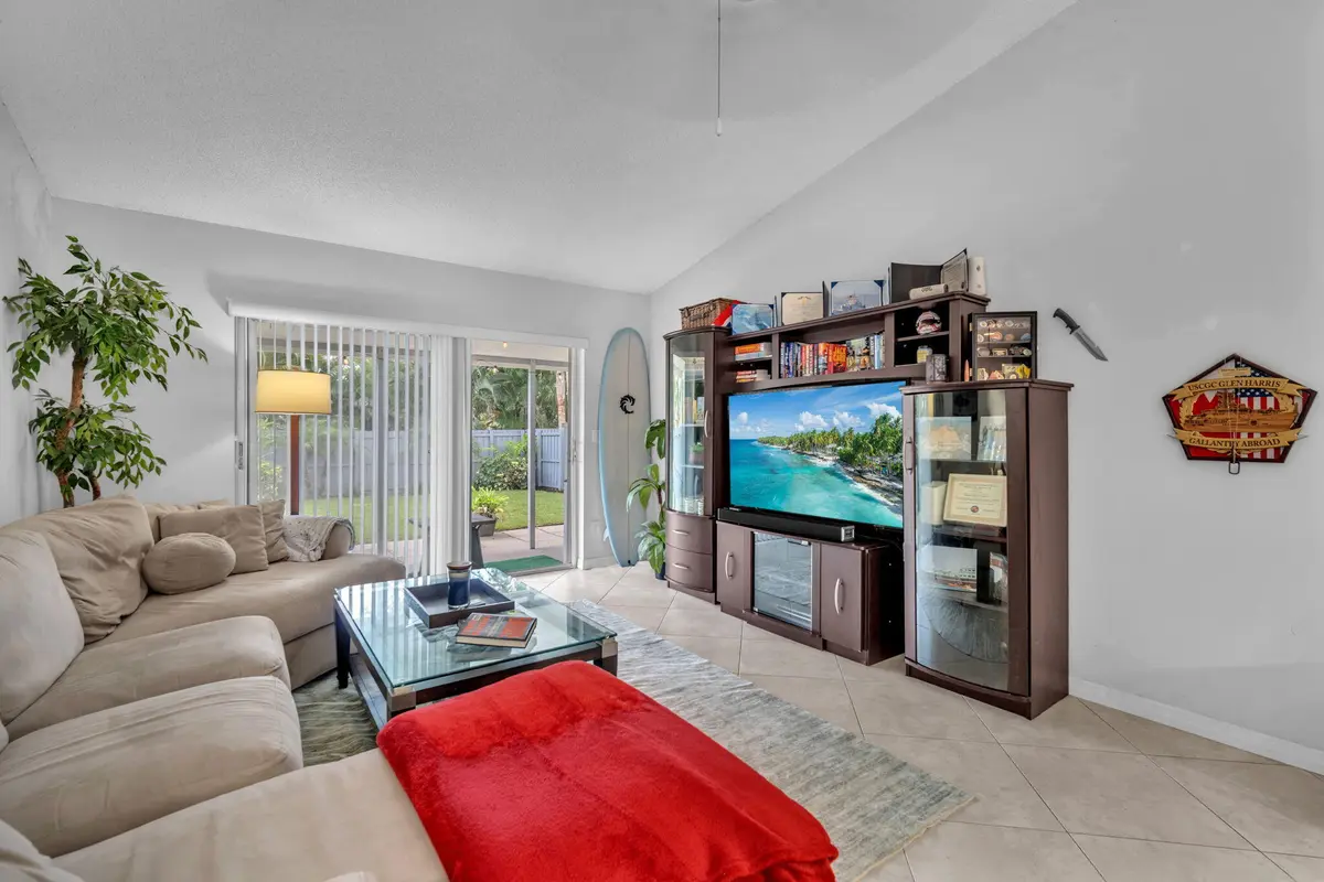 7-web-or-mls-DSC00011 at 2347 N 37th Avenue, Hollywood