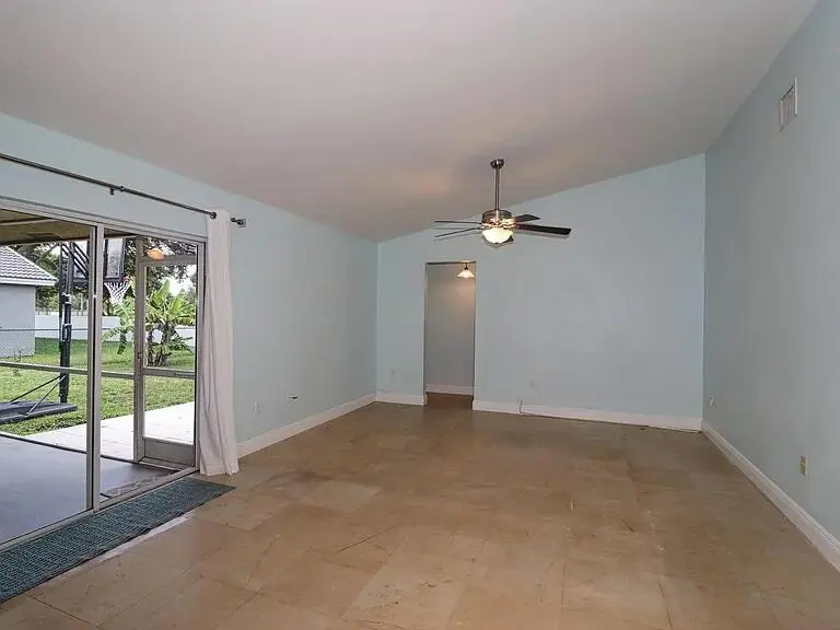a58ba032561f733db9a8b668e767c6dc-cc_ft_7 at 6401 W Sedgewyck Cir W, Davie