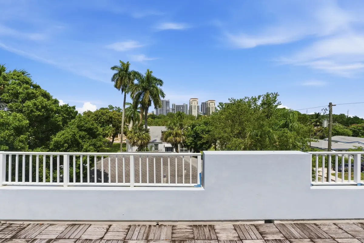 915 W Las Olas Blvd_013 at 915 W Las Olas Boulevard 915, Fort Lauderdale