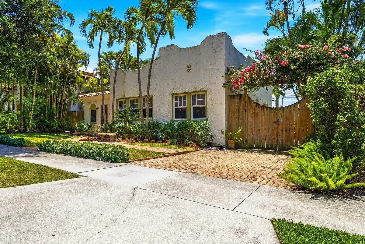 Driveway at 810 Avon Road, West Palm Beach