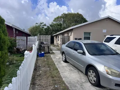 633 W 9th Street B, Riviera Beach – sold