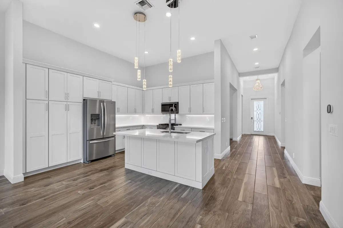 Kitchen at 9941 Regency Way, Palm Beach Gardens