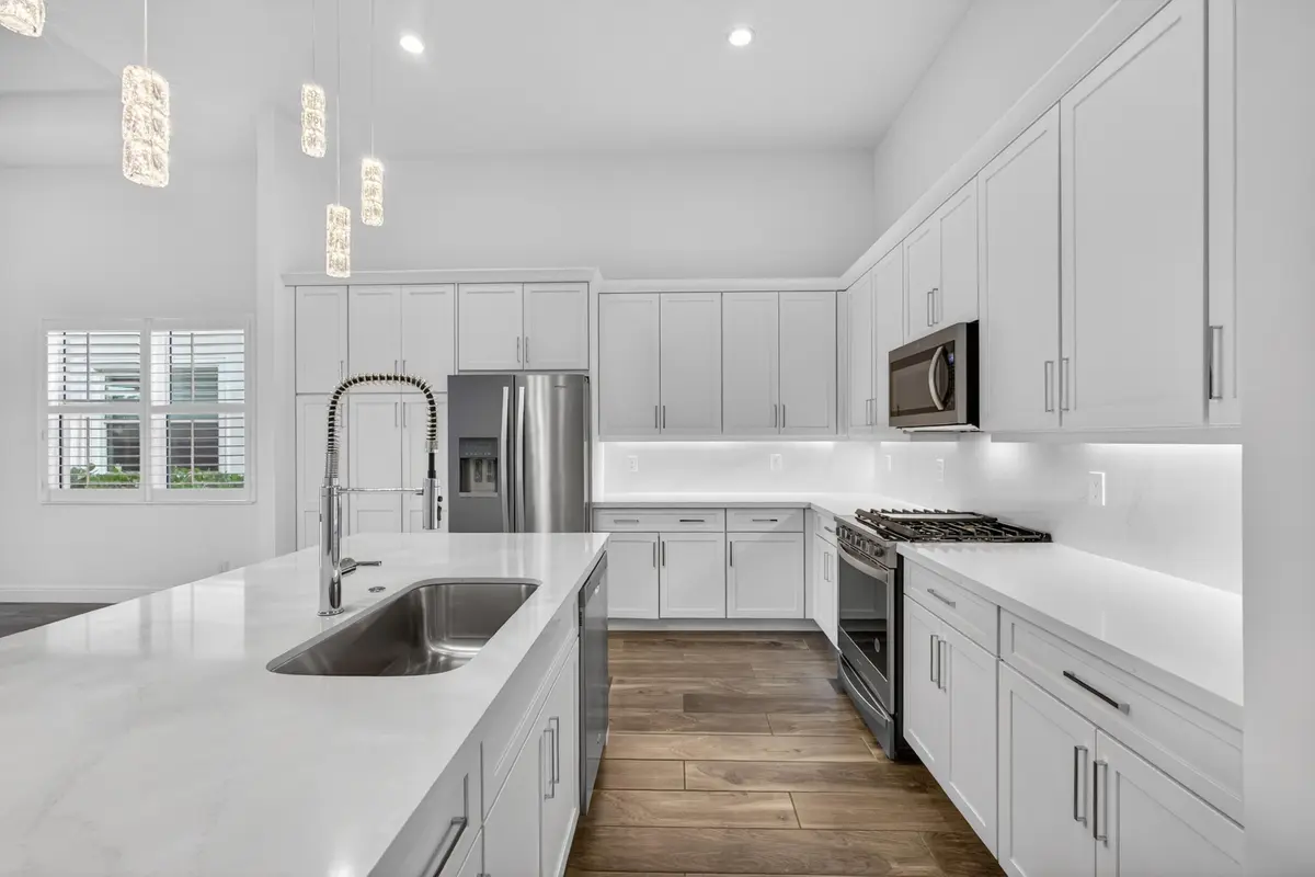 Kitchen at 9941 Regency Way, Palm Beach Gardens