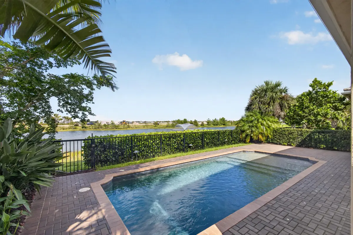 Pool at 9941 Regency Way, Palm Beach Gardens