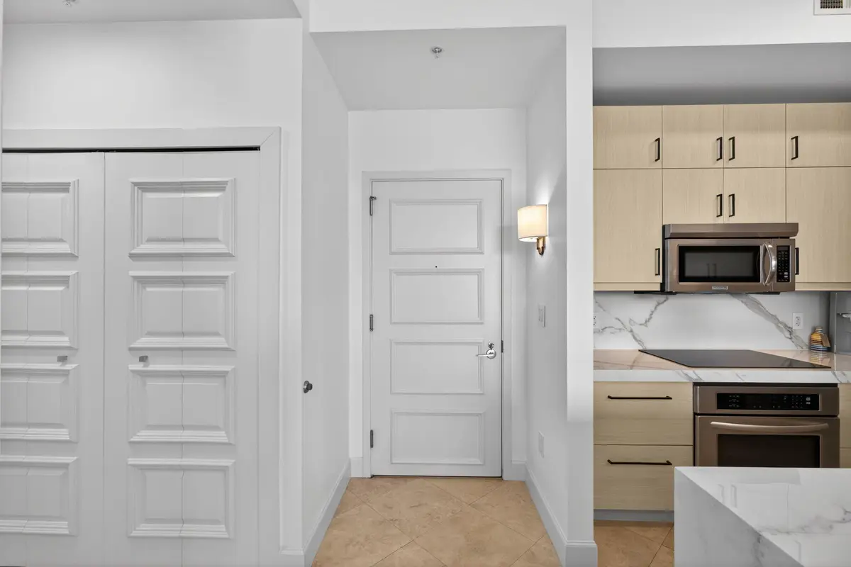4-web-or-mls-5D1A1415 at 550 Okeechobee Boulevard Uph-04, West Palm Beach