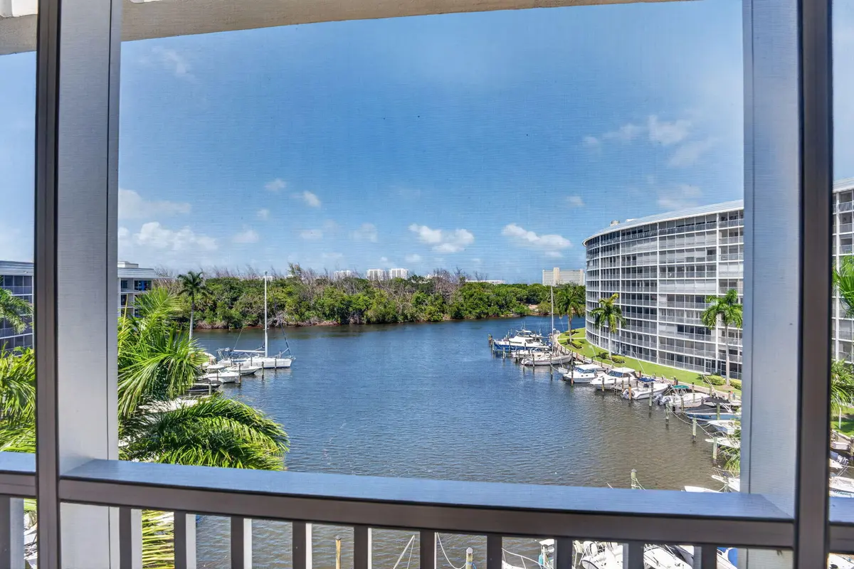 40-web-or-mls-DSC08273 at 1427 E Hillsboro Boulevard 628, Deerfield Beach