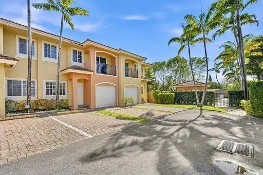 d267fa8c-9929-4eb5-86fd-433f48d88016 at 330 SW 2nd Avenue 14, Hallandale Beach