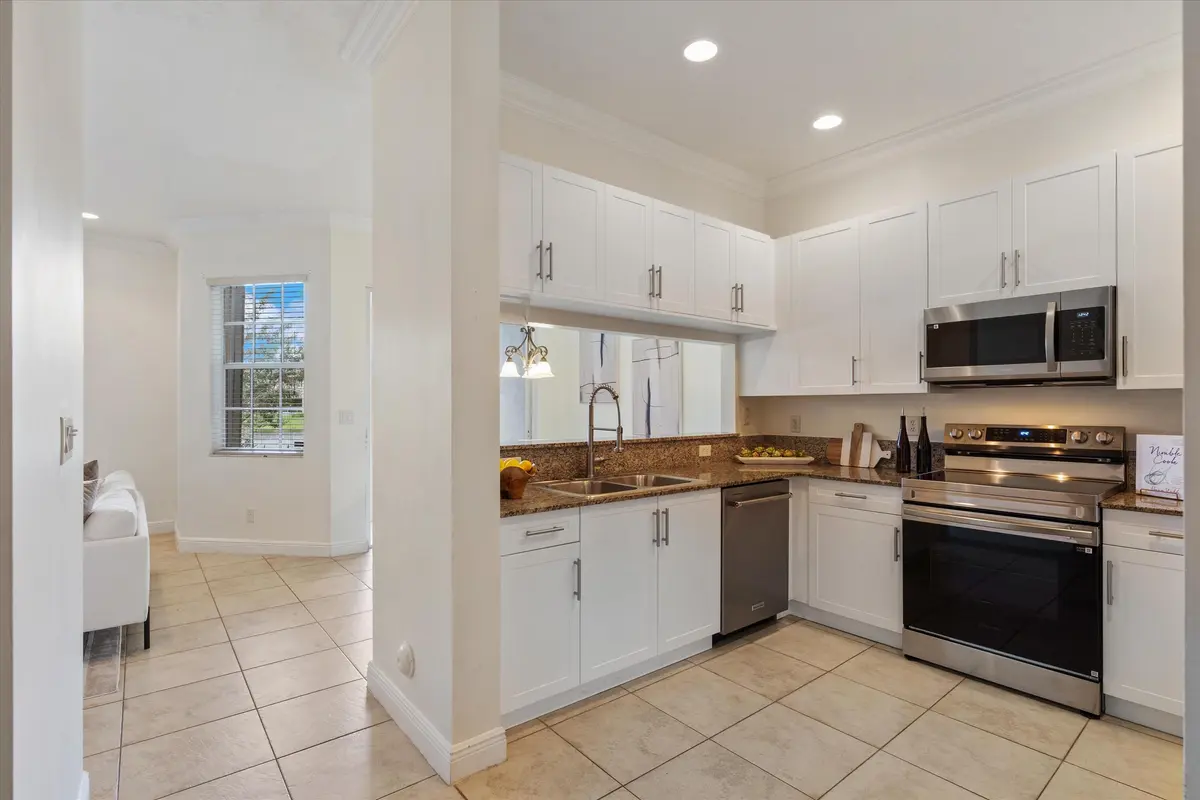 07-3505 Lakeside Drive Davie, FL-105 at 3505 Lakeside Drive, Davie