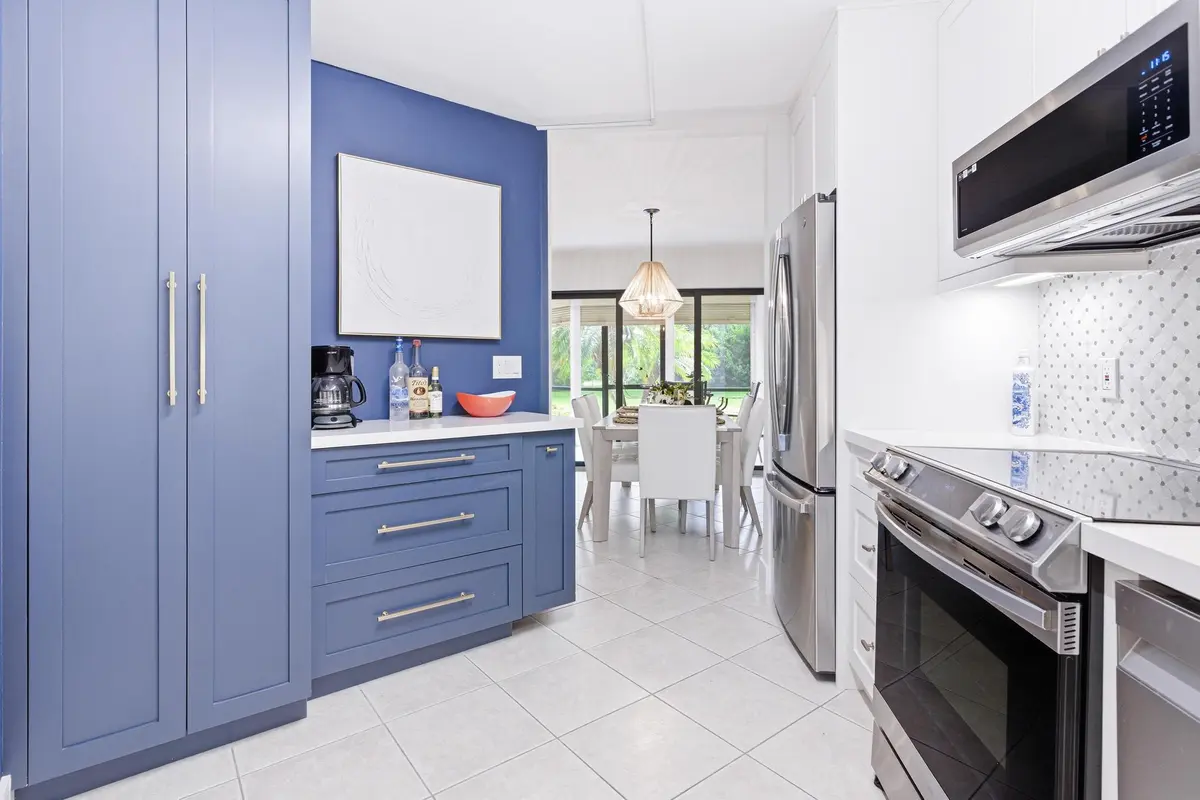 CUSTOM KITCHEN at 5800 Camino Del Sol Apt 106, Boca Raton