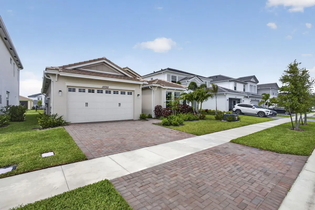 4-web-or-mls-BS1A8492 at 13722 Spruce Pine Drive, Westlake
