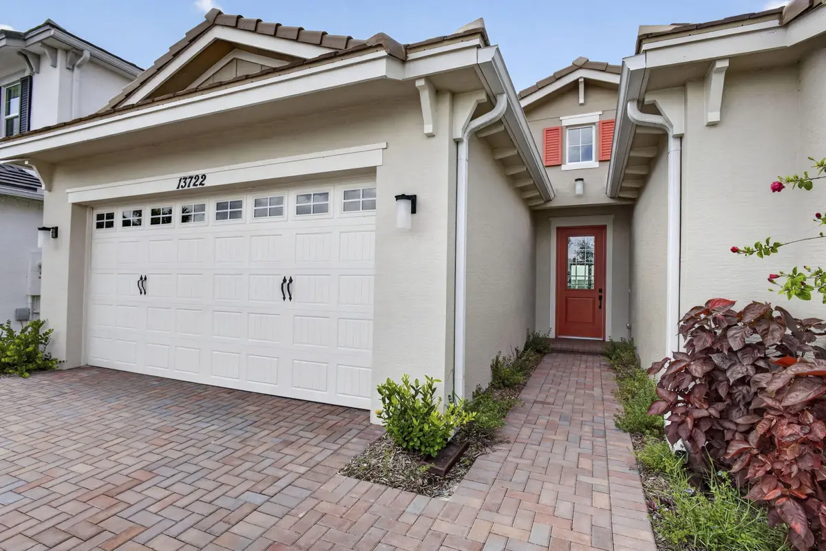 6-web-or-mls-BS1A8502 at 13722 Spruce Pine Drive, Westlake