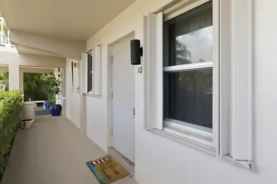 311 E Ocean Avenue 104, Lantana – Condominium for sale