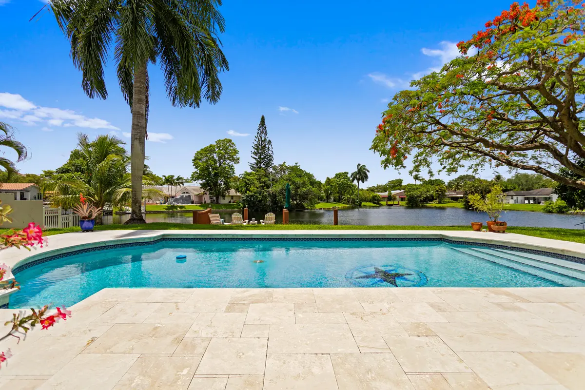 585A7824 at 8540 N Lake Dasha Drive, Plantation
