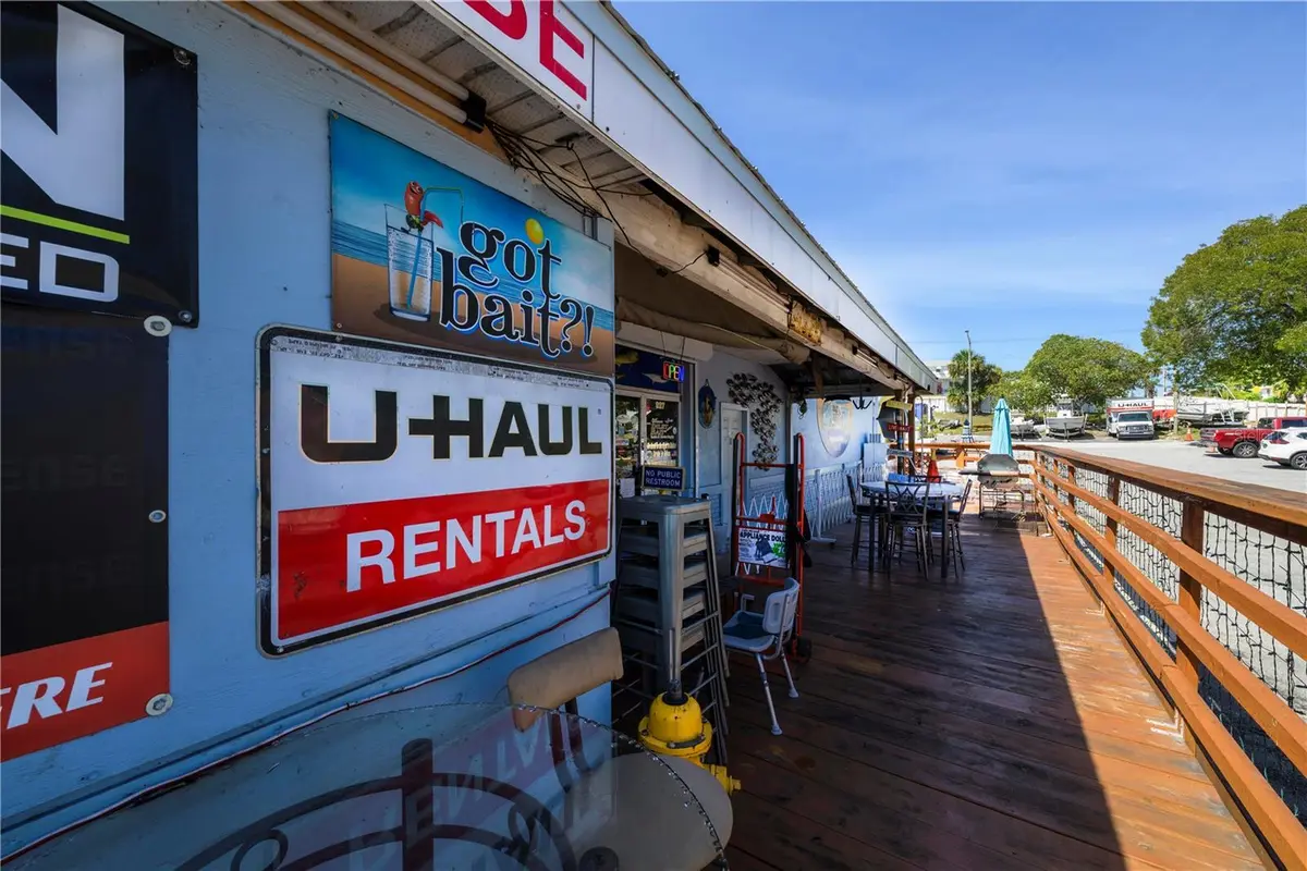Parking Lot Patio View at 927 N Us Highway 1, Fort Pierce