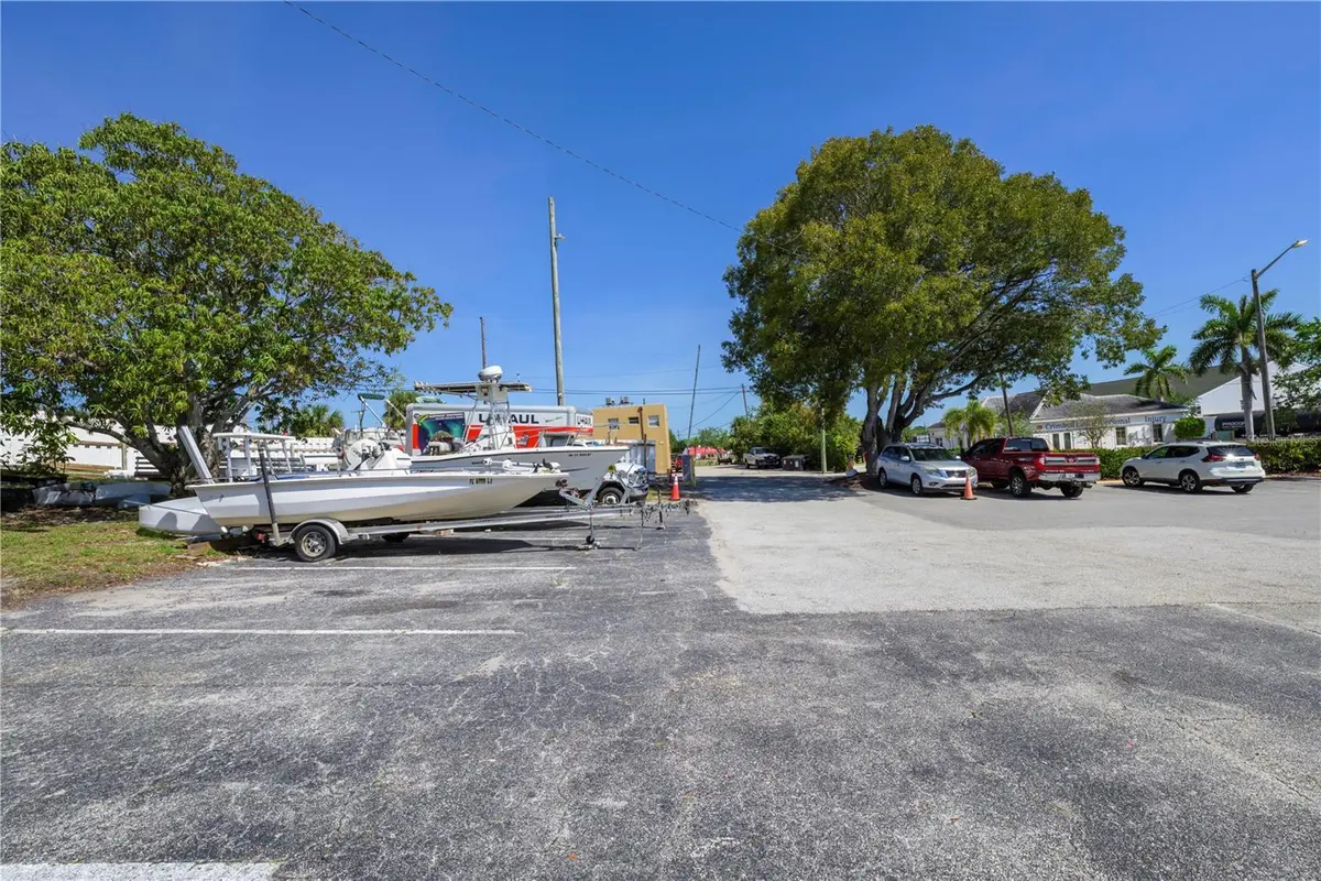 Parking Lot parking spaces for vehicles at 927 N Us Highway 1, Fort Pierce