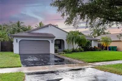 5231 SW 115th Avenue, Cooper City – sold
