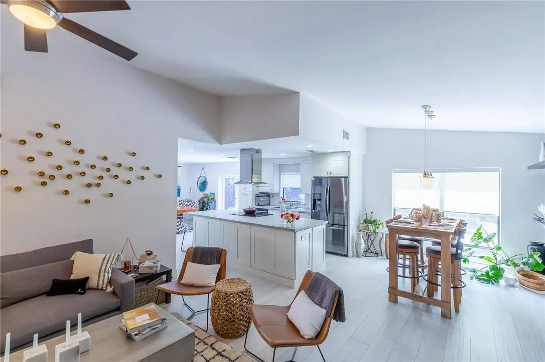 Photo 3 at 5231 SW 115th Avenue, Cooper City