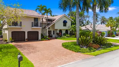 8540 N Lake Dasha Drive, Plantation – sold