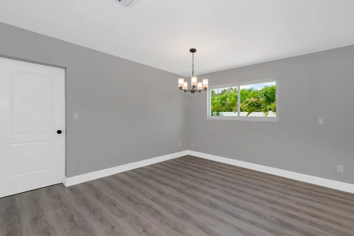 Dining area at 2733 NE 6th Avenue, Wilton Manors