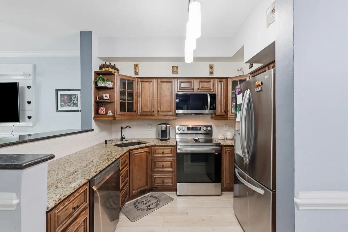 10-web-or-mls-802_W_Windward_Way_Unit_30 at 802 W Windward Way 304, Lantana