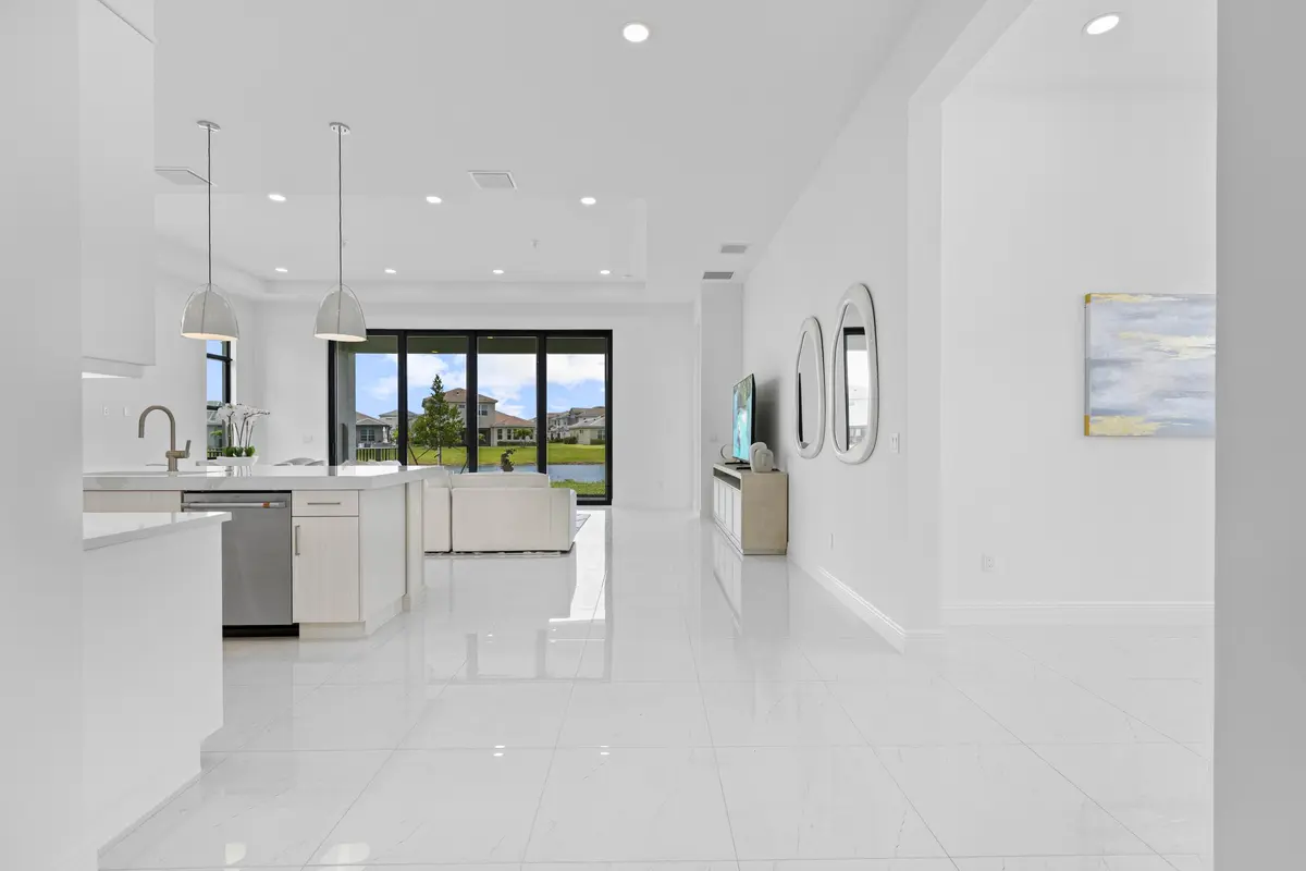 Entry to Great Room at 4931 Rivo Alto Circle, Westlake