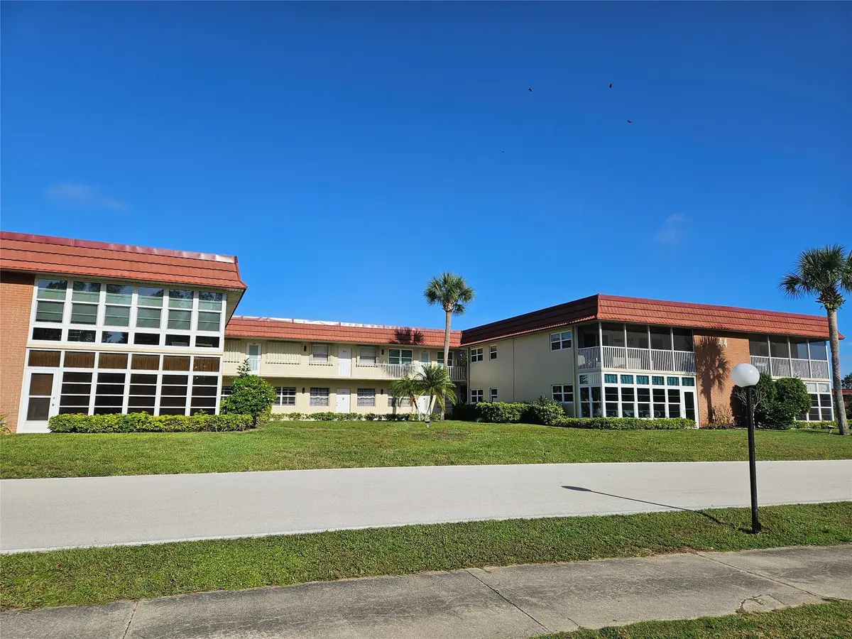 Photo 1 at 44 Woodland Drive 205, Vero Beach