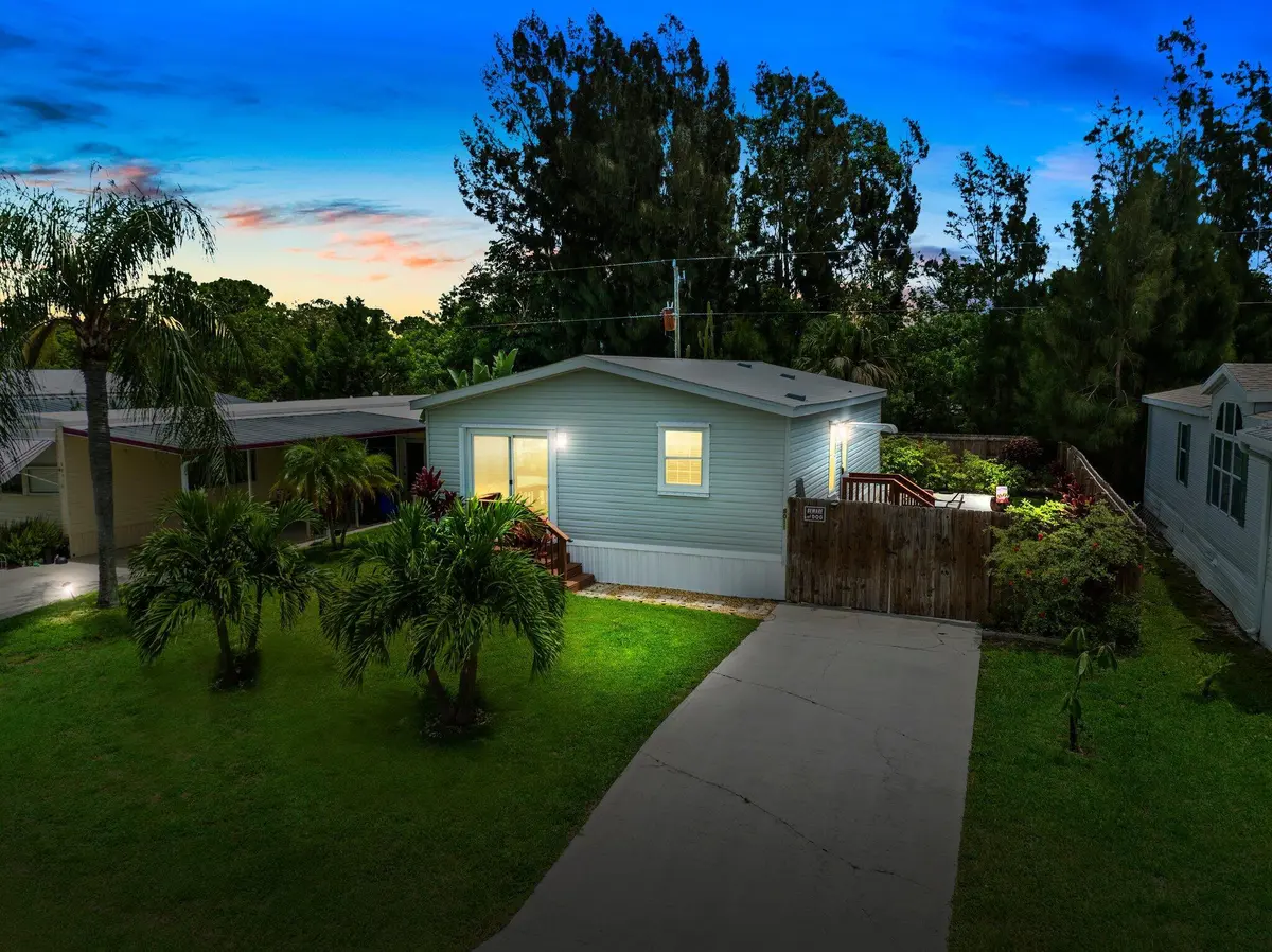 Front of Home at 8011 SE Skylark Avenue, Hobe Sound