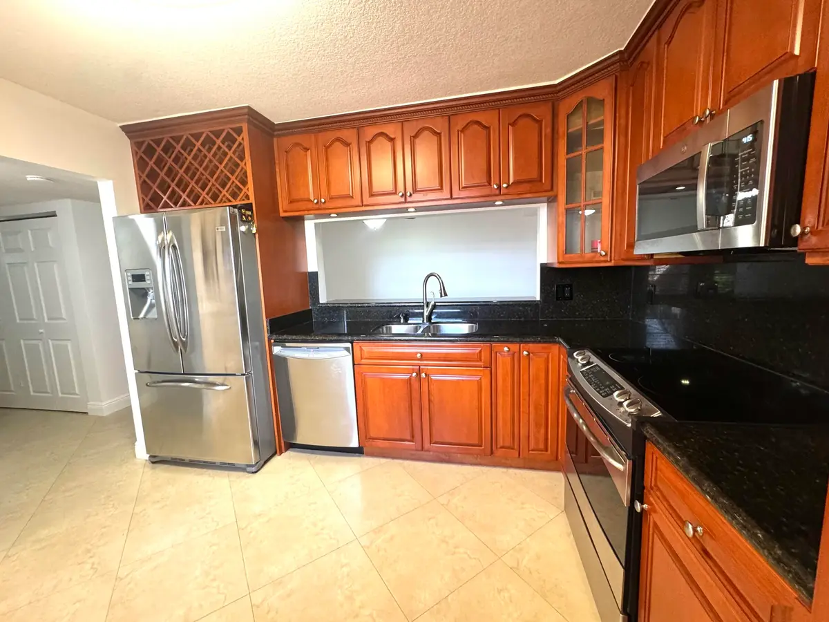 IMG_2001 at 130 Lake Nancy Drive 101, West Palm Beach