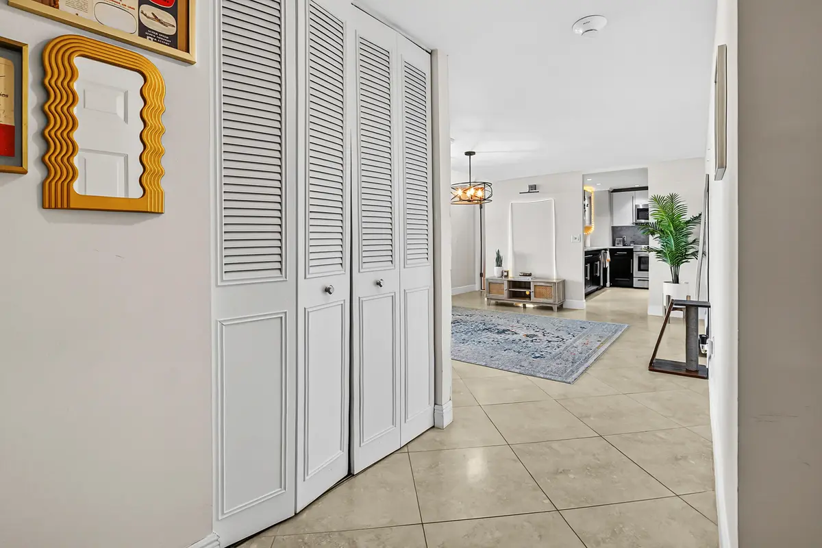 07 Entry 02 at 5600 N Flagler Drive 1106, West Palm Beach