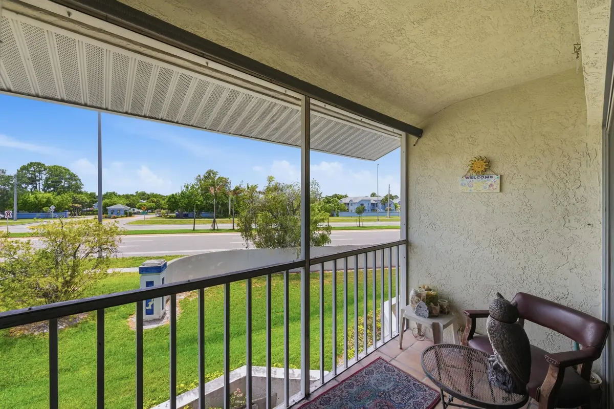 18__dsc8237 at 1530 SE Royal Green Circle 204, Port St. Lucie
