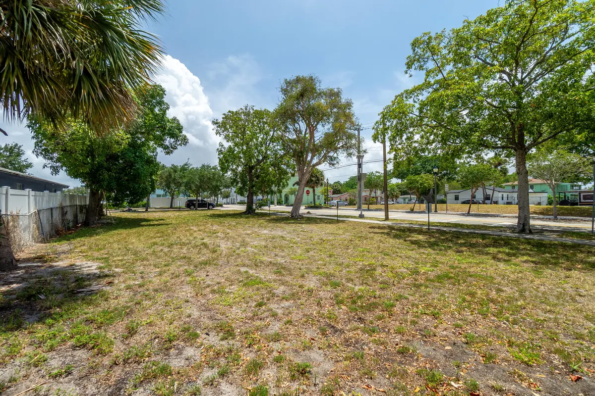 4-print-DSC04613 at 447 20th Street, West Palm Beach