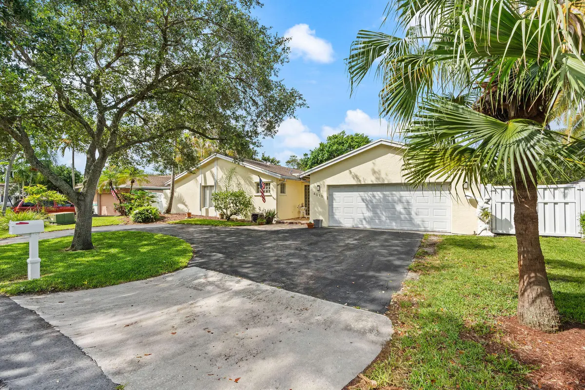 DSC01718 at 4010 W Sailboat Drive, Cooper City