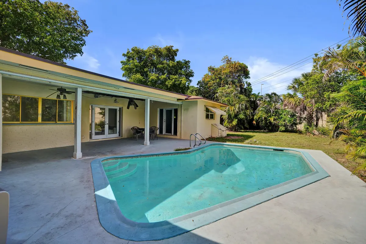pool at 5200 SW 8th Street, Plantation