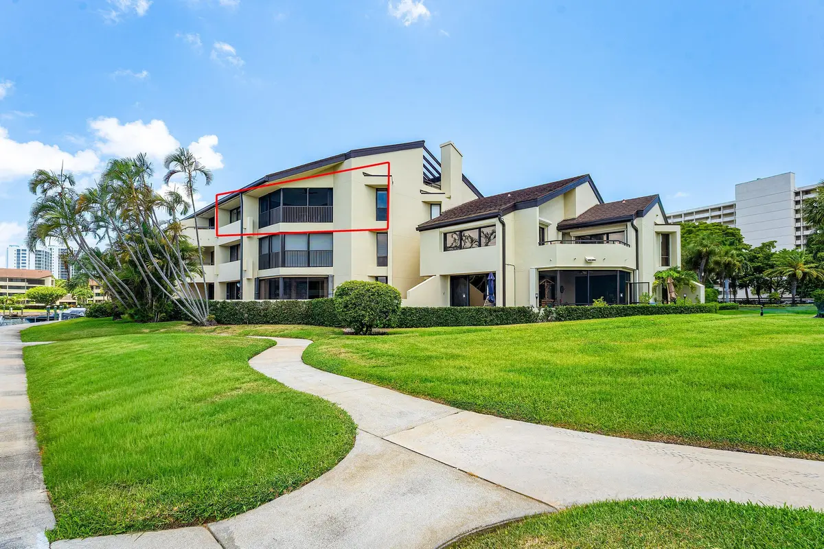 056-1125MarineWayEast-J3L-NorthPalmBeach at 1125 E Marine Way J3l, North Palm Beach