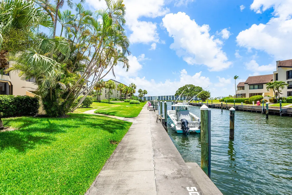 058-1125MarineWayEast-J3L-NorthPalmBeach at 1125 E Marine Way J3l, North Palm Beach