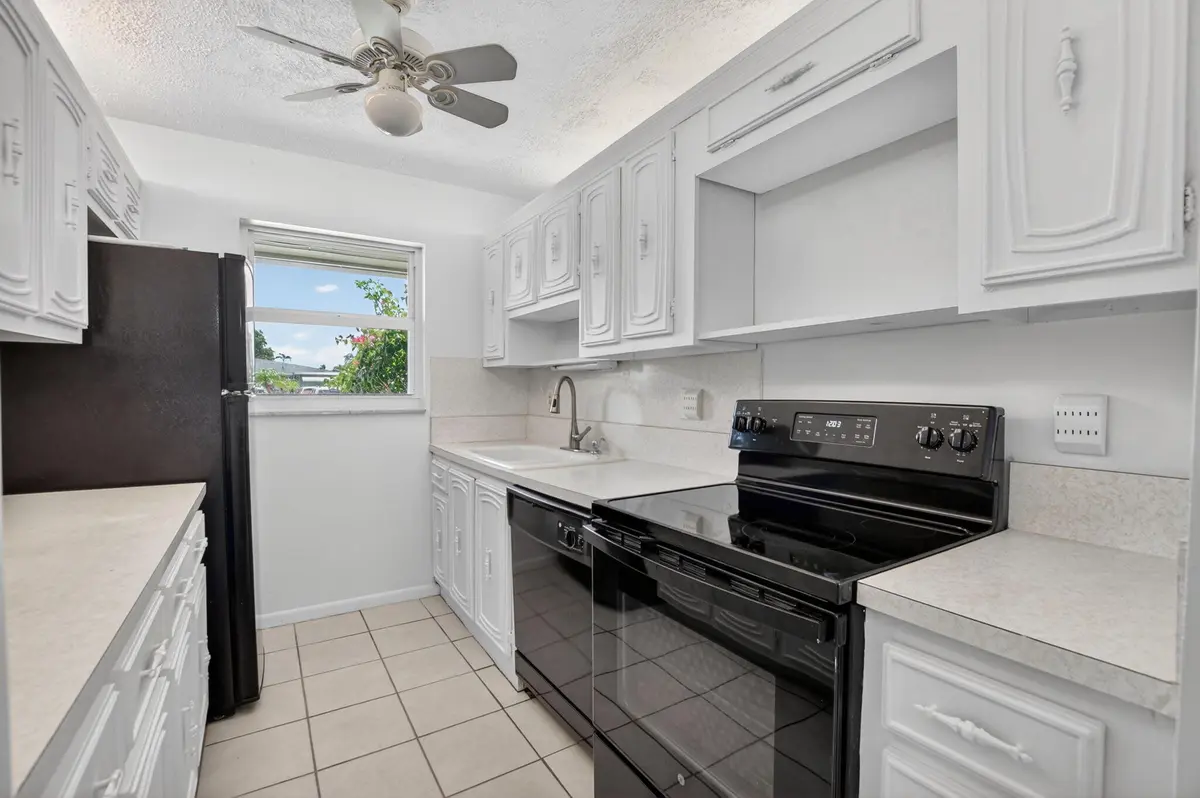 912 South Drive A at 912 South Drive A, Delray Beach