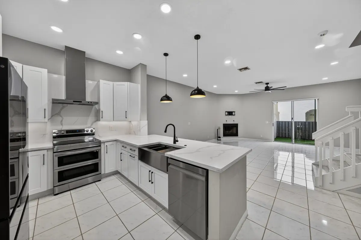 villarroel-6 at 835 NE 17th Way, Fort Lauderdale