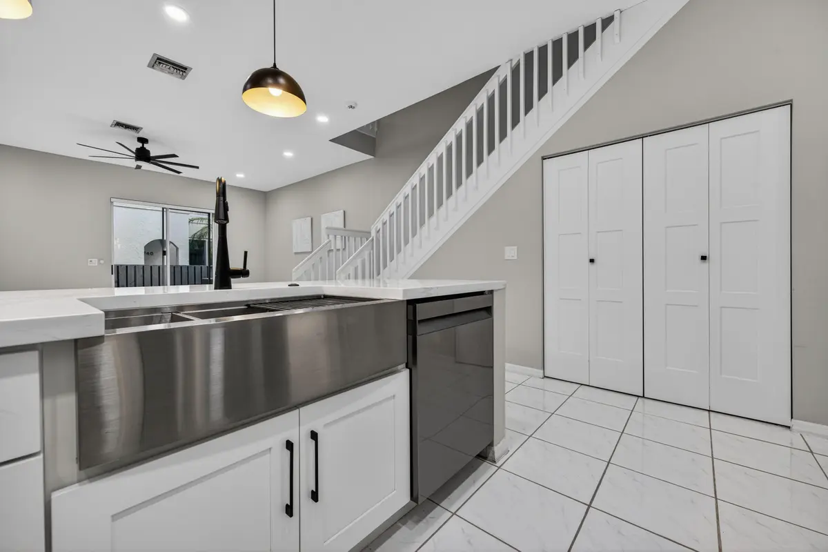 villarroel-14 at 835 NE 17th Way, Fort Lauderdale