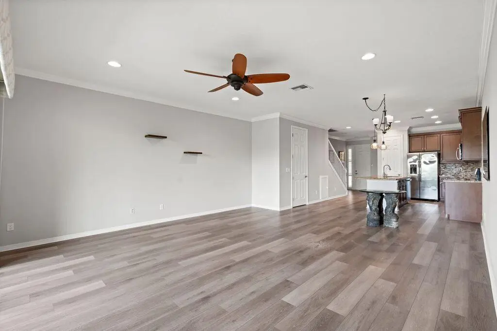 IDXRQJkA at 626 SW Glen Crest Way, Stuart
