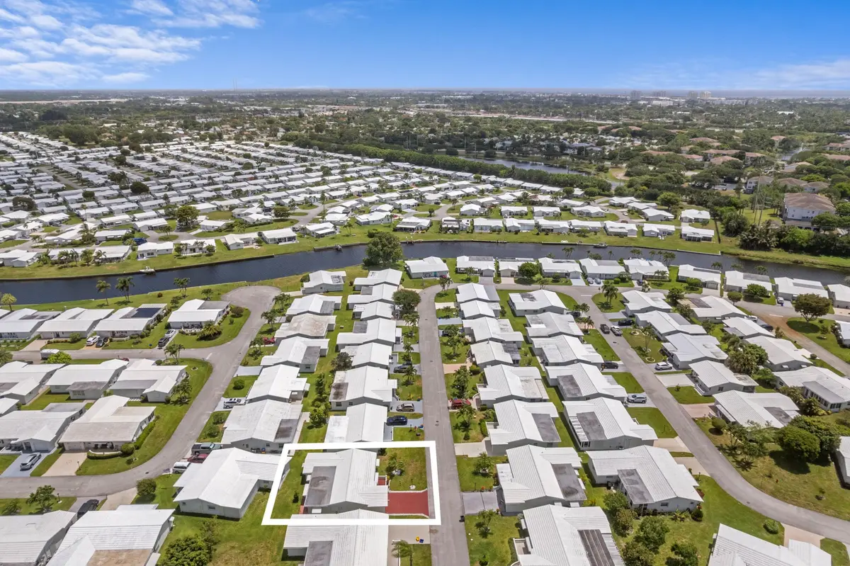 Aerial Neighborhood View at 1701 SW 8th Avenue, Boynton Beach