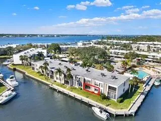 9-102_Circle_Bay-18 at 1950 SW Palm City Road 9102, Stuart