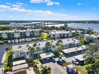 9-102_Circle_Bay-23 at 1950 SW Palm City Road 9102, Stuart