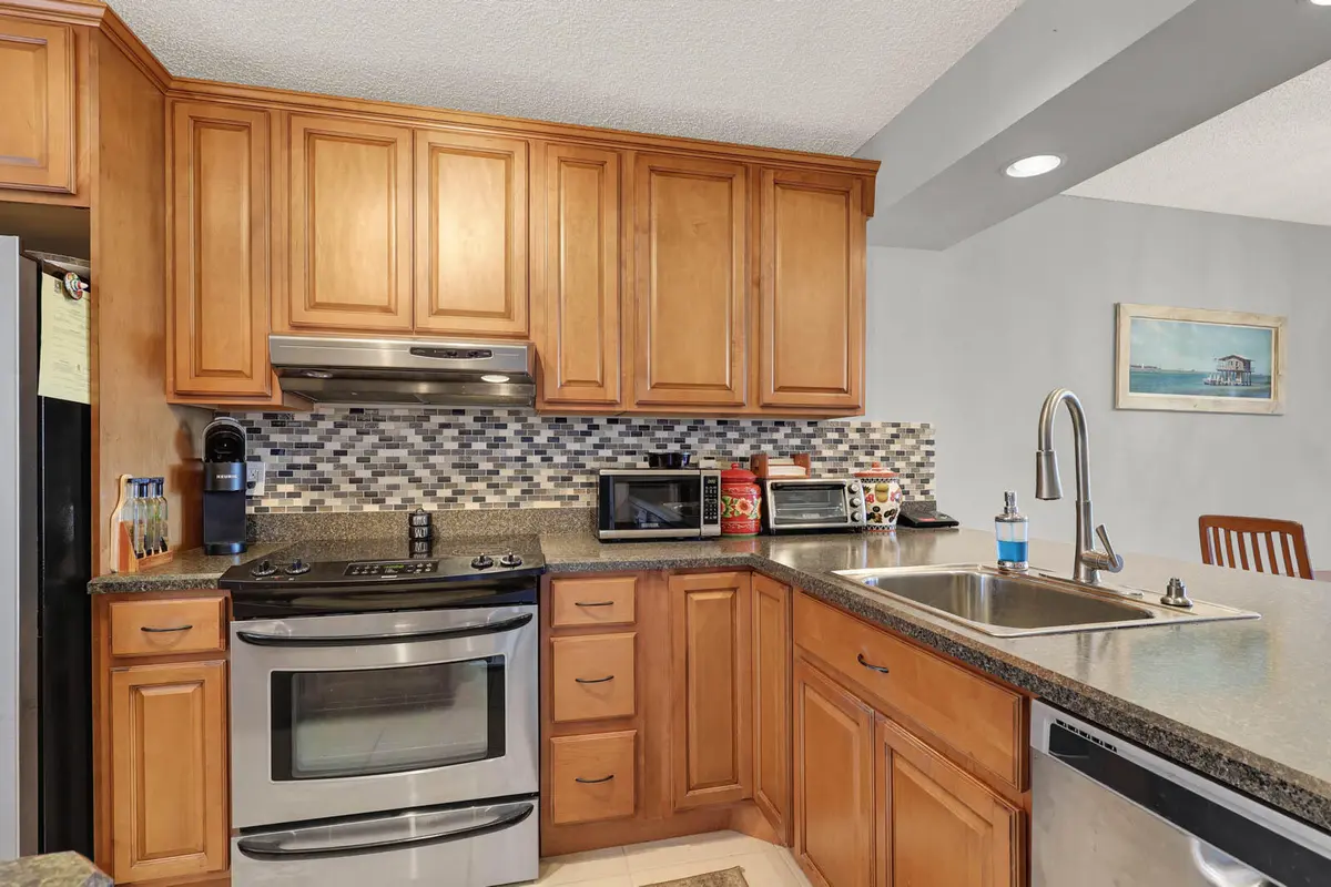8-106_Circle_Bay-5 at 1950 SW Palm City Road 8-106, Stuart