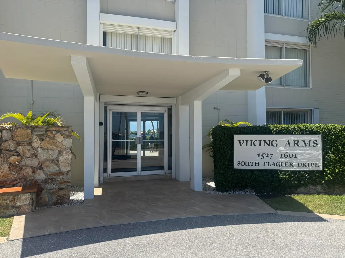 IMG_9918 at 1527 S Flagler Drive 116f, West Palm Beach