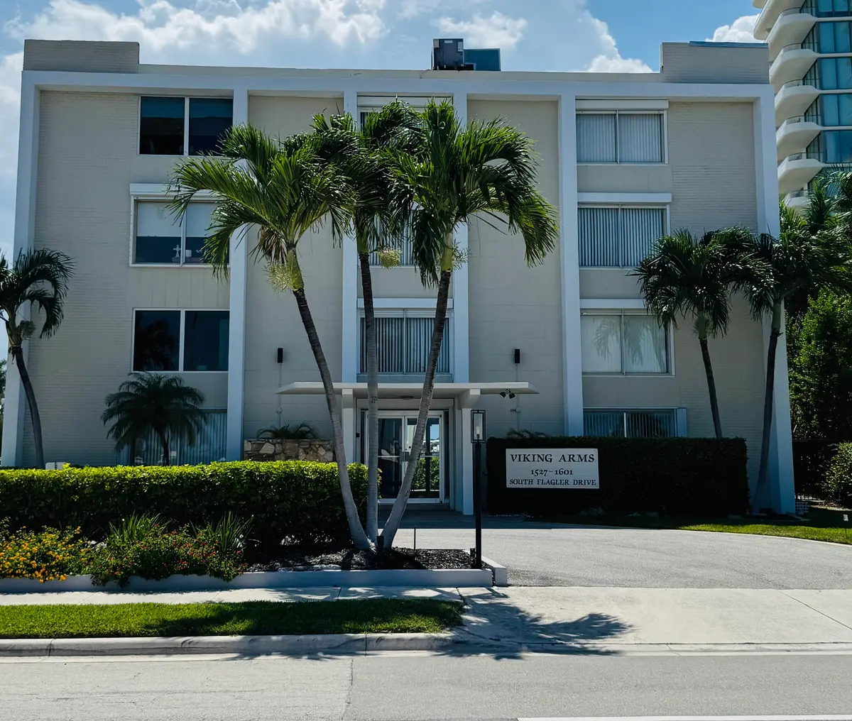 IMG_9914 at 1527 S Flagler Drive 116f, West Palm Beach