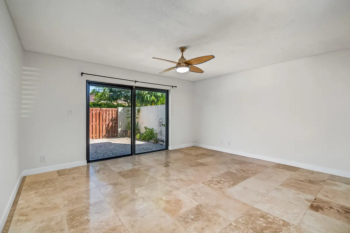 Living Room at 2700 S Oakland Forest Drive 305, Oakland Park