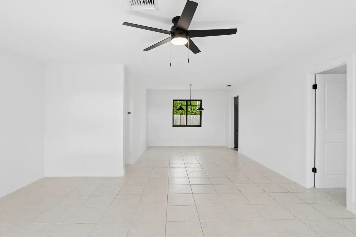 4JS01940 at 5432 SE 50th Drive, Stuart