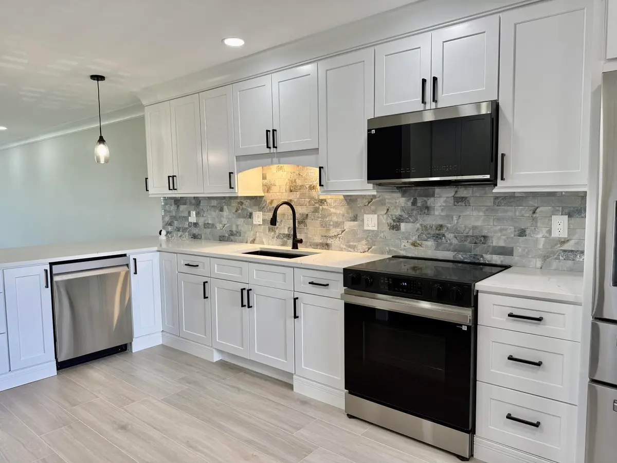 UNDER CABINET LIGHTING at 1740 NW 19th Terrace Apt 201, Delray Beach